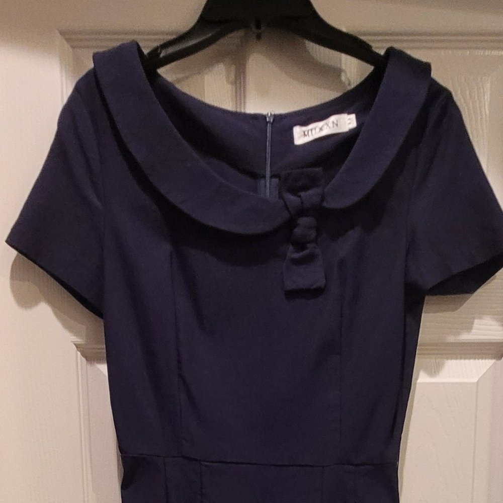 Muxxn - Navy blue cocktail dress with bow